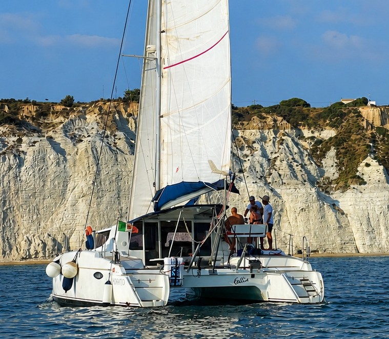 Escursione giornaliera in catamarano alla Scala Dei Turchi